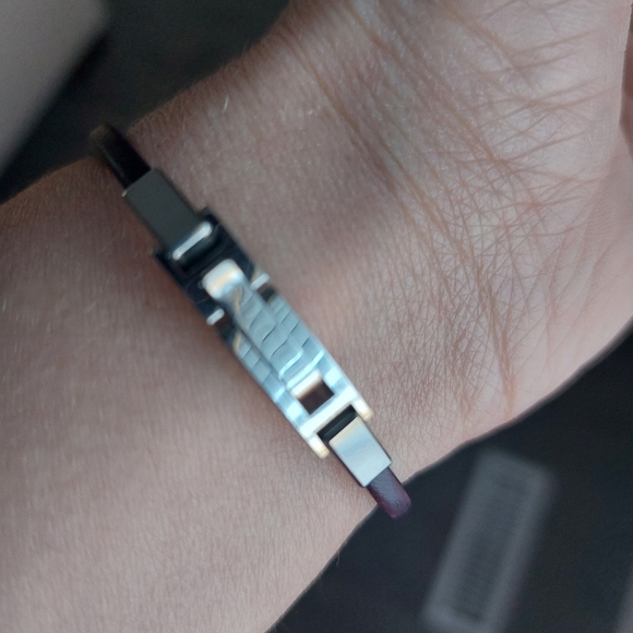 Gucci watch with mother of pearl face + thin brown leather strap - Picture 5 of 9